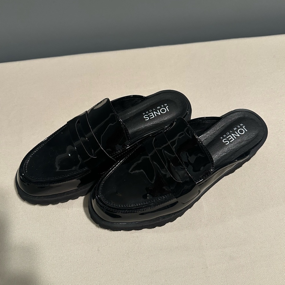 Jones New York Elegant Black Backless Loafers - Picture 4 of 6